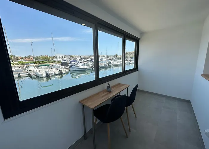 Village Naturiste - Port-vénus - Les Pieds Dans L'eau * Agde