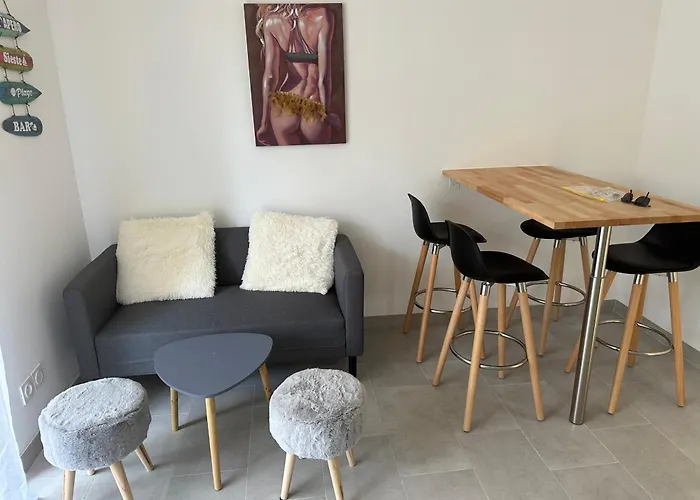 Village Naturiste - Port-vénus - Les Pieds Dans L'eau * Agde